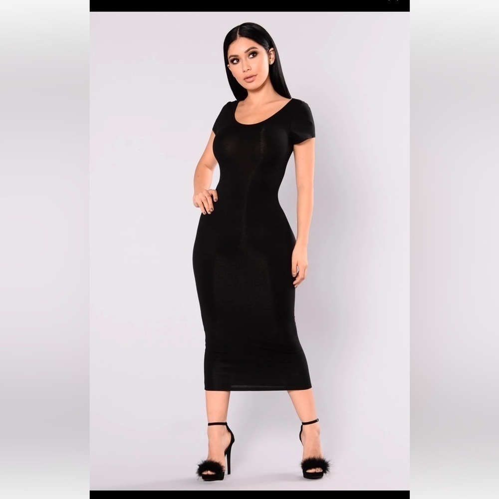 Final Price*FASHION Nova Carlynn Midi Black Dress. Size S. P